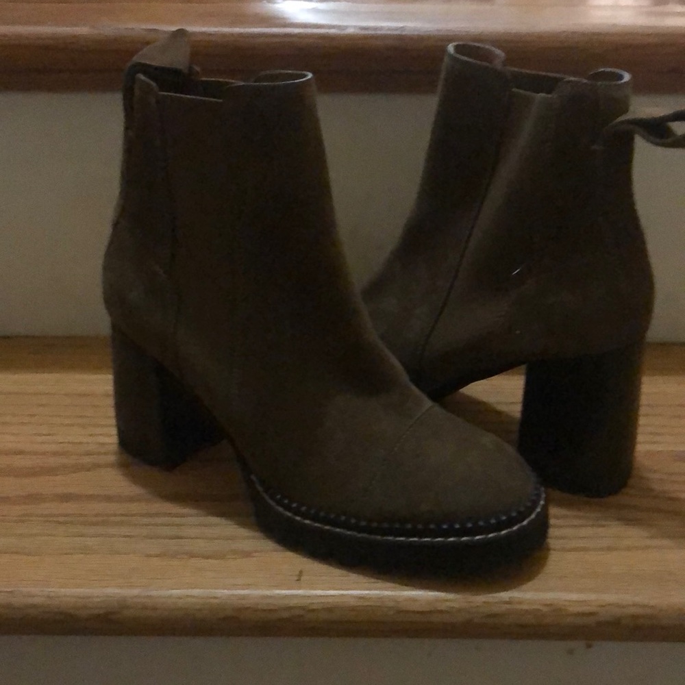 Chloe New brown suede boot